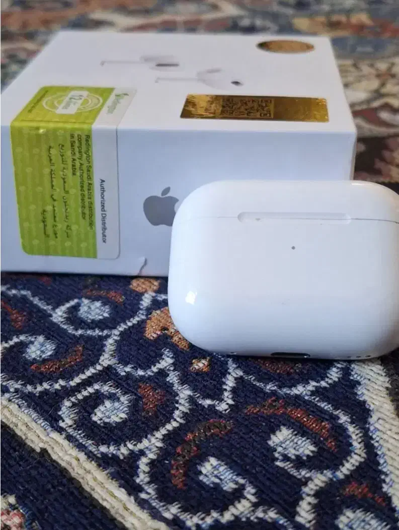 کیس شارژ اریپاد pro / + کارتن و شارژ اصلی|لوازم جانبی موبایل و تبلت|ملایر, |دیوار