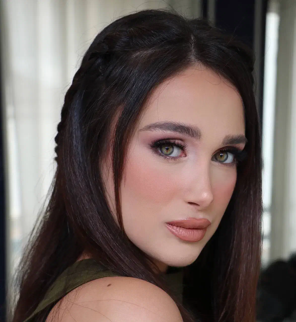 میکاپ ارتیست / همکاری درصدی با سالن های زیبایی|خدمات آرایشگری و زیبایی|رشت, گلسار|دیوار