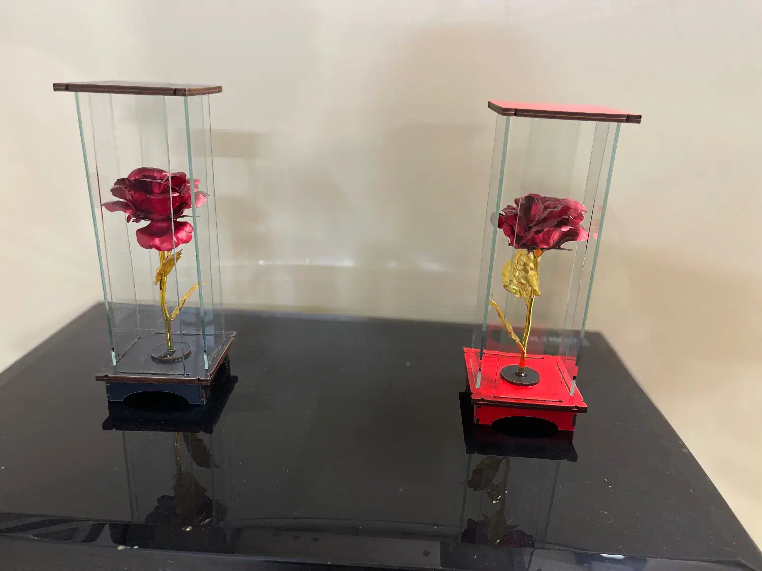 رز مصنوعی جاودان|گل مصنوعی|قم, سالاریه|دیوار