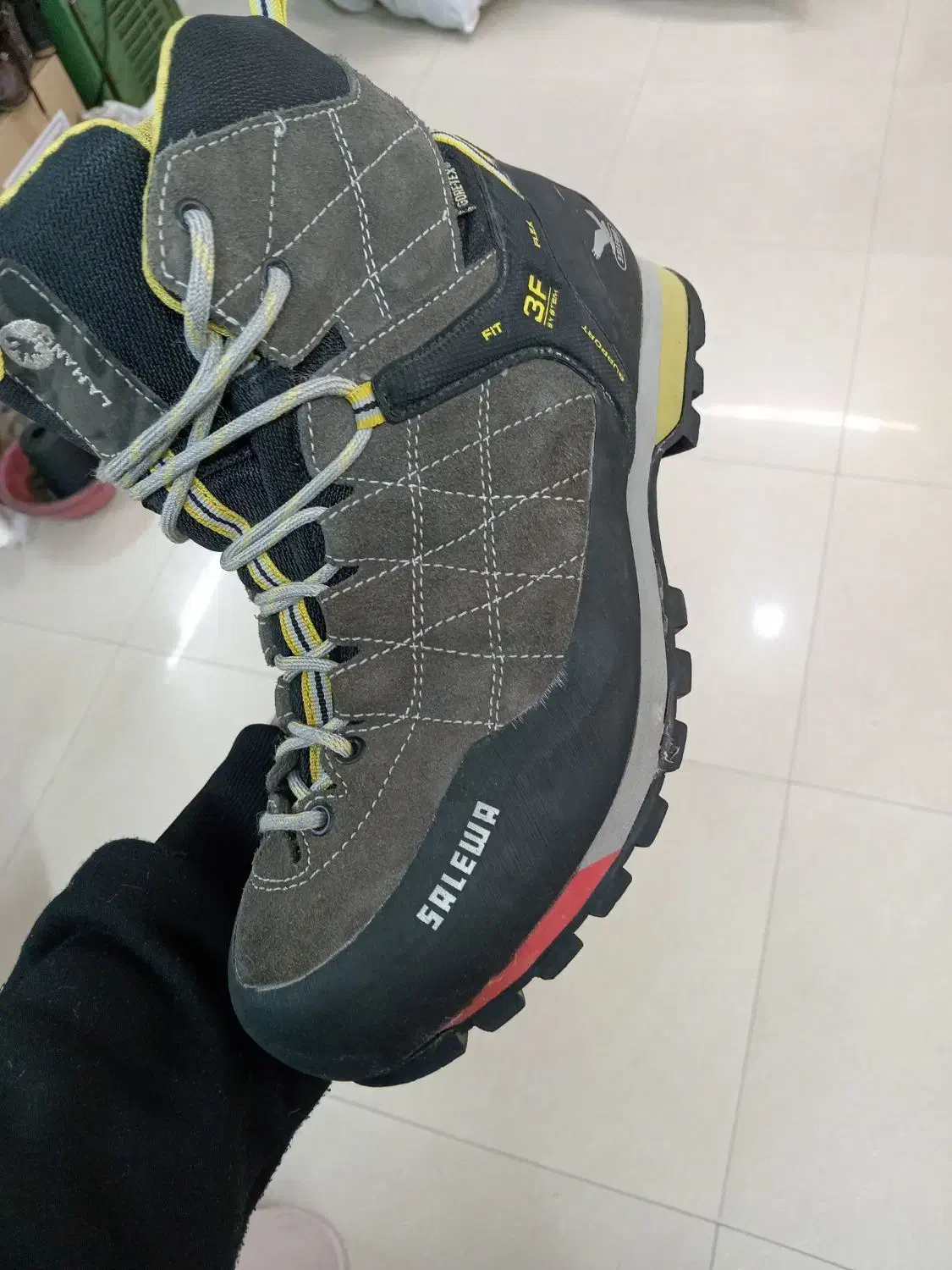 فروش کفش های استوک|کیف، کفش، کمربند|مشهد, چهنو|دیوار