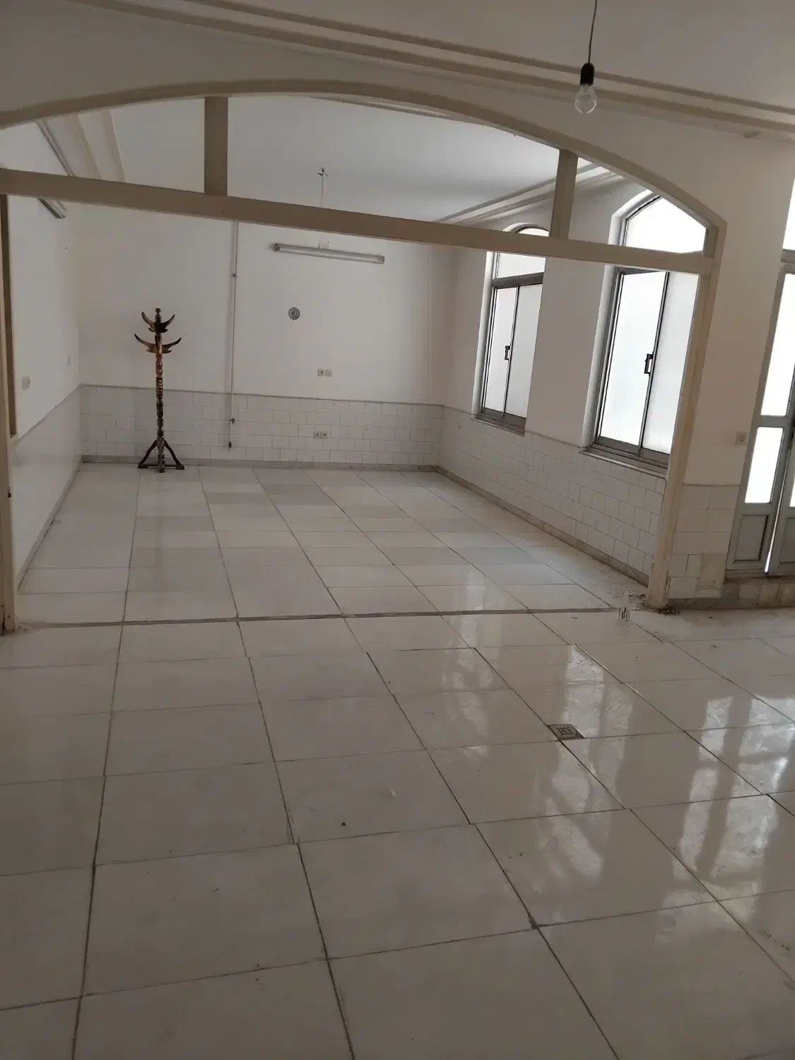 اجاره طبقه پایین بر خیابان جهت کار اداری و مجردی|اجارهٔ خانه و ویلا|کاشان, سلطان امیر احمد|دیوار