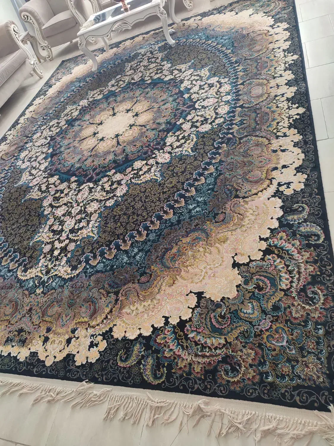 یک عدد فرش ۱۲متر ۷۰۰ شانه تراکم ۲۵۵۰|فرش|قزوین, |دیوار