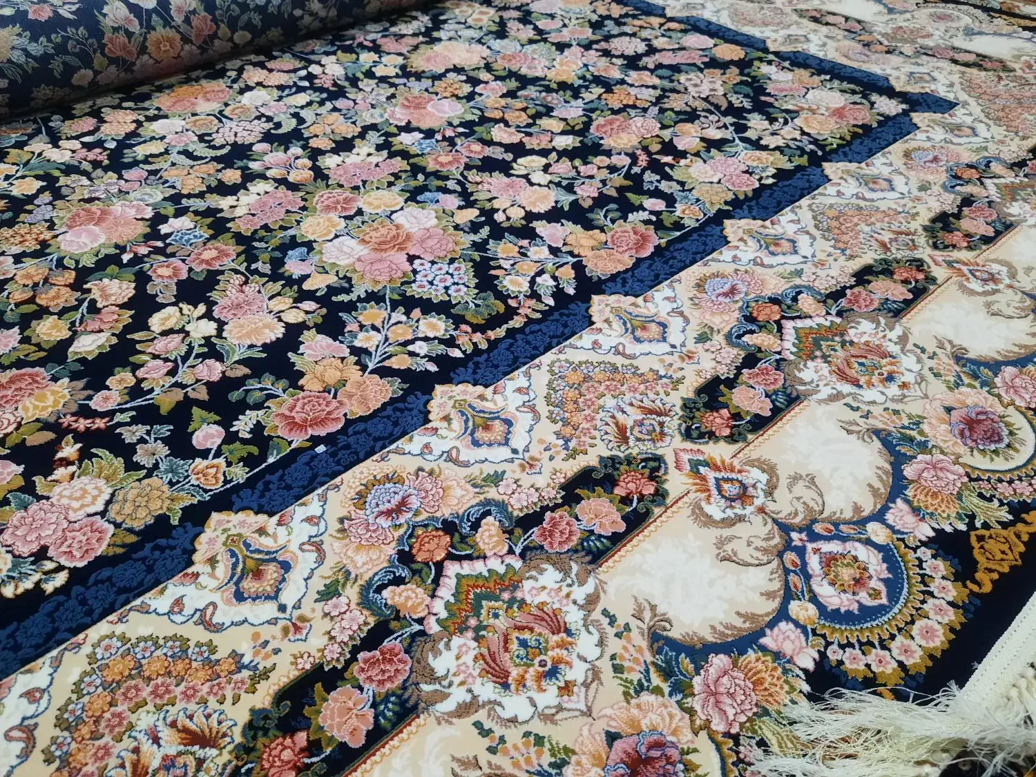 فرش ۱۲۰۰شانه ماهریس|فرش|حمیدیه, |دیوار