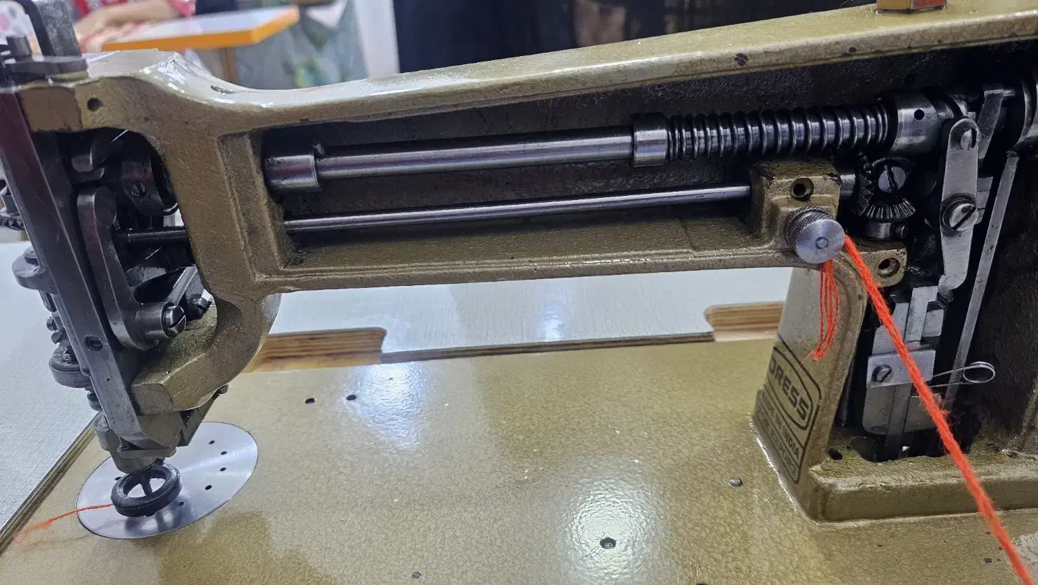 چرخ زه دوزی|چرخ خیاطی و ریسندگی|ایرانشهر, |دیوار