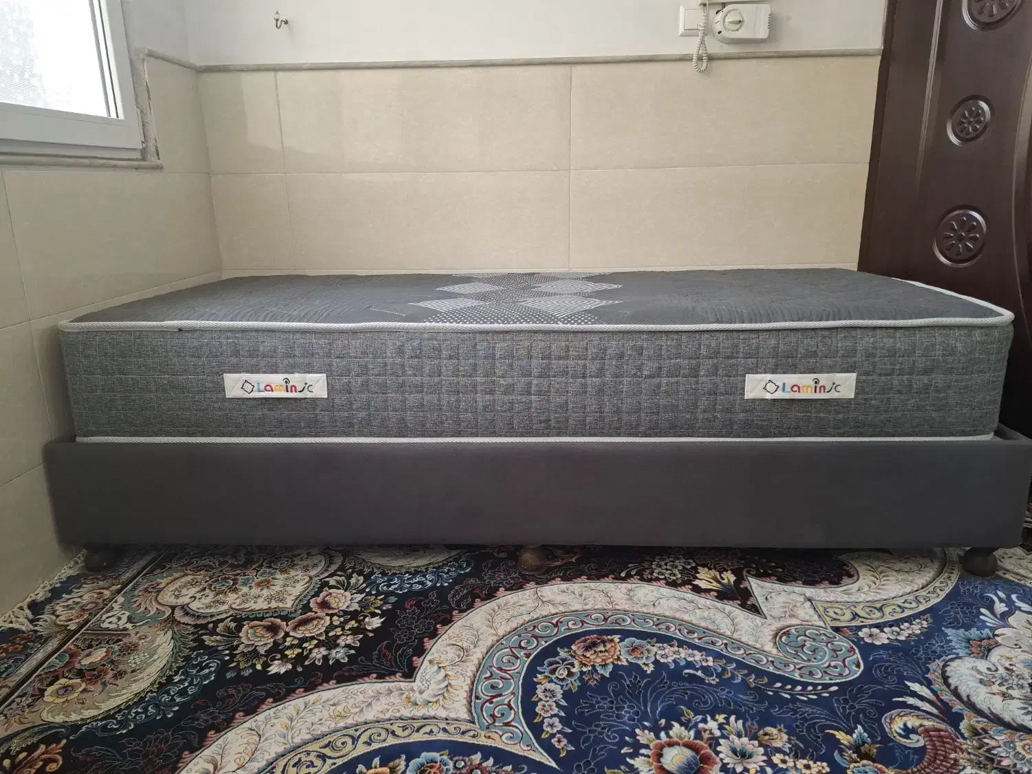 تخت یکنفره شیک + تشک طبی|تشک تختخواب|قم, یزدانشهر|دیوار