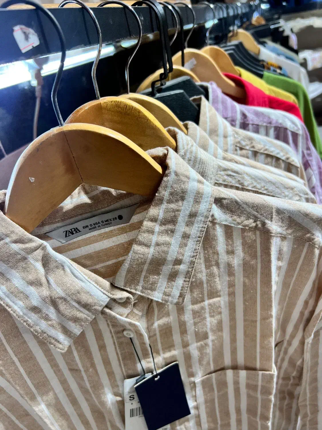 چوبکار چوبی|بندرخت و رخت‌آویز|هشتگرد, شهرک گلها|دیوار