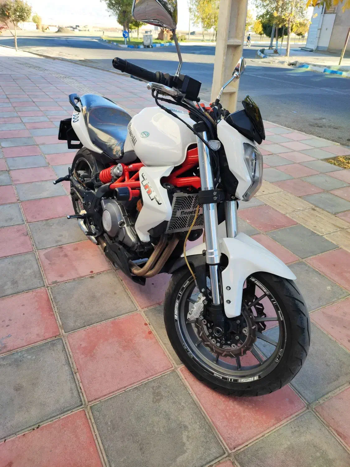 بنلی 300 وارداتی ایتالیا|موتورسیکلت|قروه, |دیوار