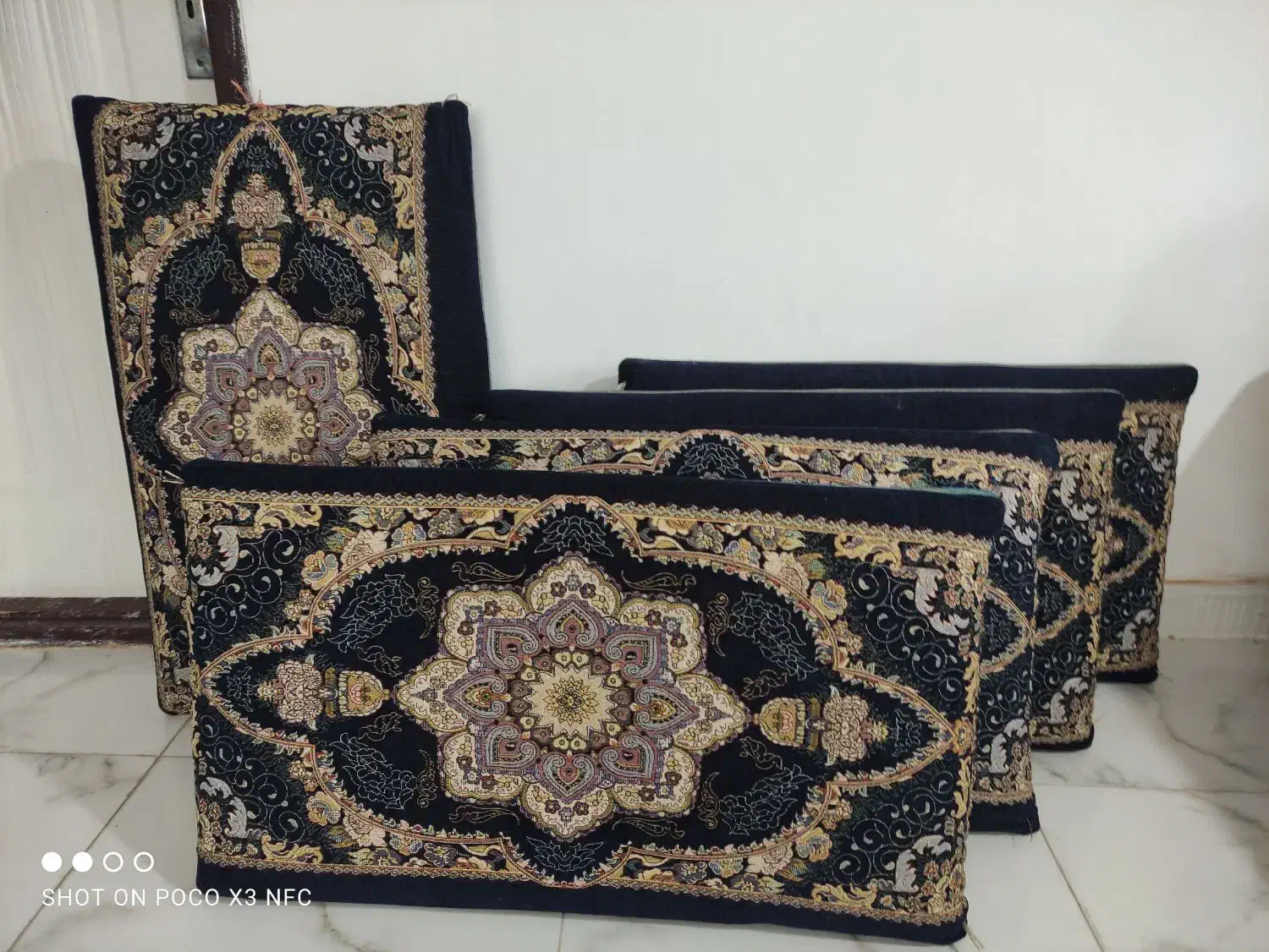 5 عدد پشتی درحد نو|پشتی|لنگرود, |دیوار