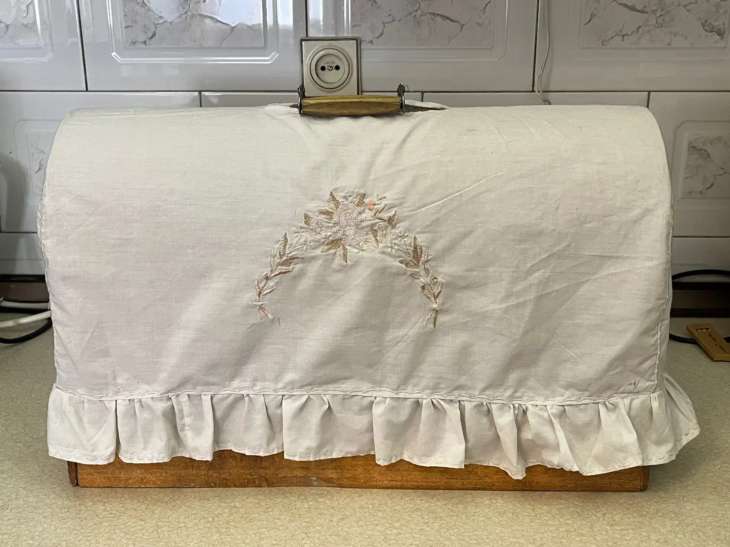 چرخ خیاطی|چرخ خیاطی و ریسندگی|مهاباد (آذربایجان غربی), |دیوار