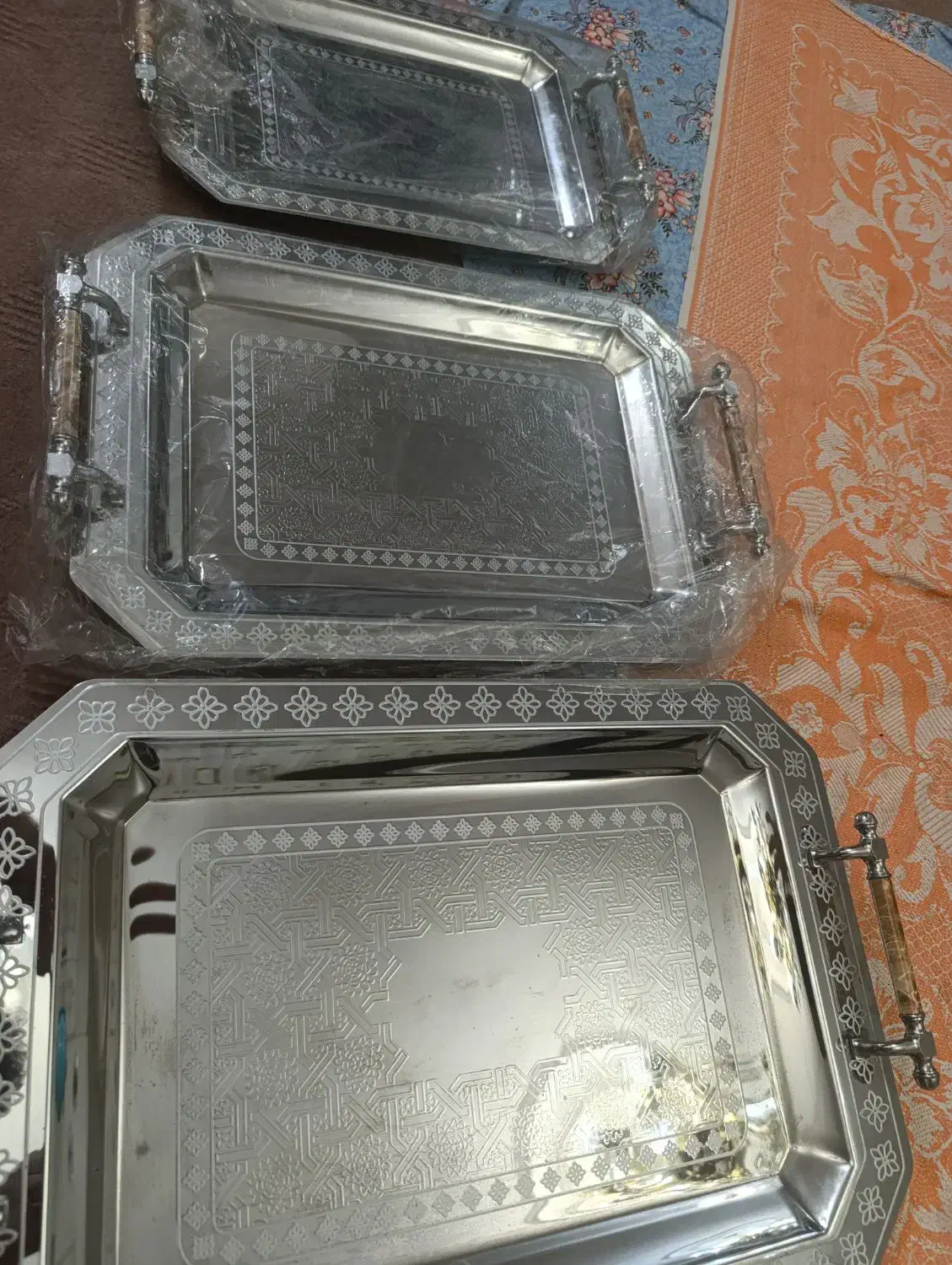 سینی چای خوری|ظروف سرو و پذیرایی|دماوند, گیلاوند|دیوار