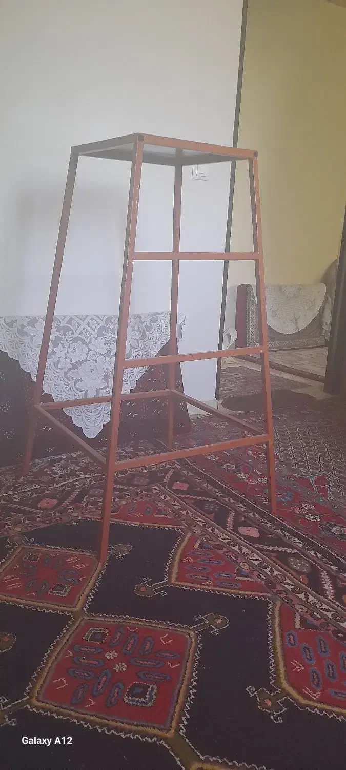 چهار پایه سه پله بسیار سالم و نو .رنگ شده|صندلی و نیمکت|سنقر, |دیوار