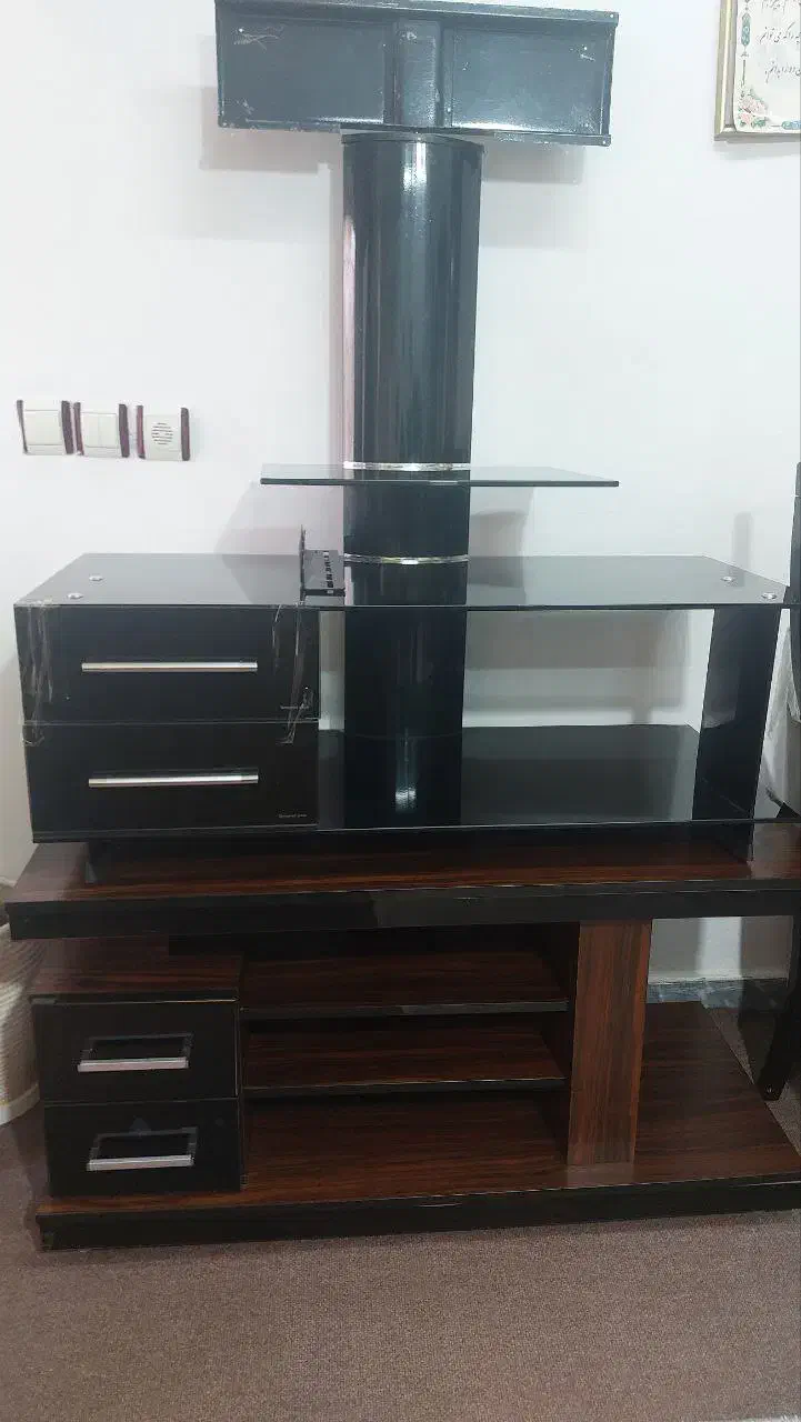 2تا میز تلویزیون باهم یک میلیون نو نو|میز تلویزیون|رشت, پیرکلاچای|دیوار