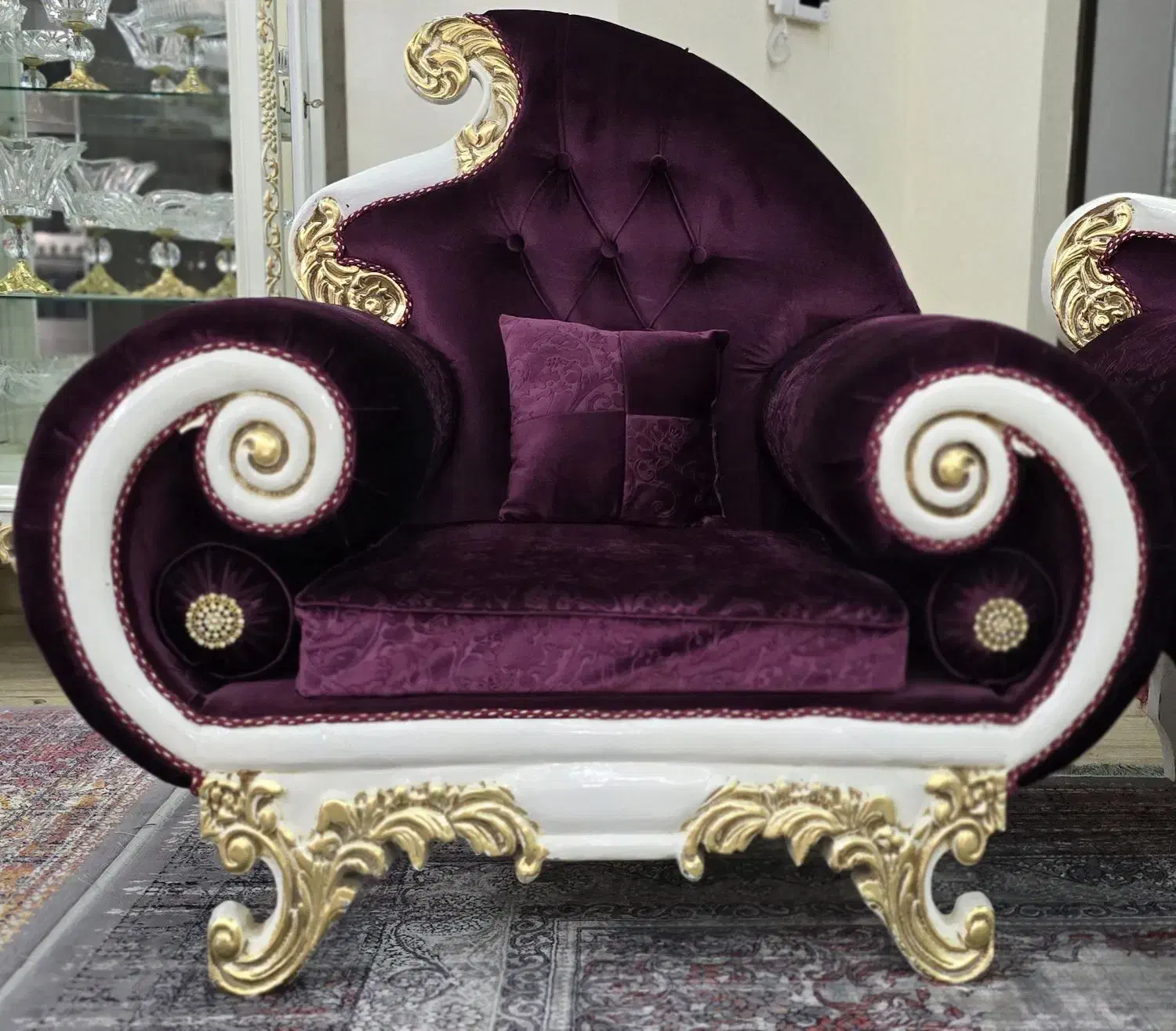 فروش یک دست مبل چوب راش، ۷ نفره در حد نو|مبلمان خانگی و میز عسلی|آباده, |دیوار