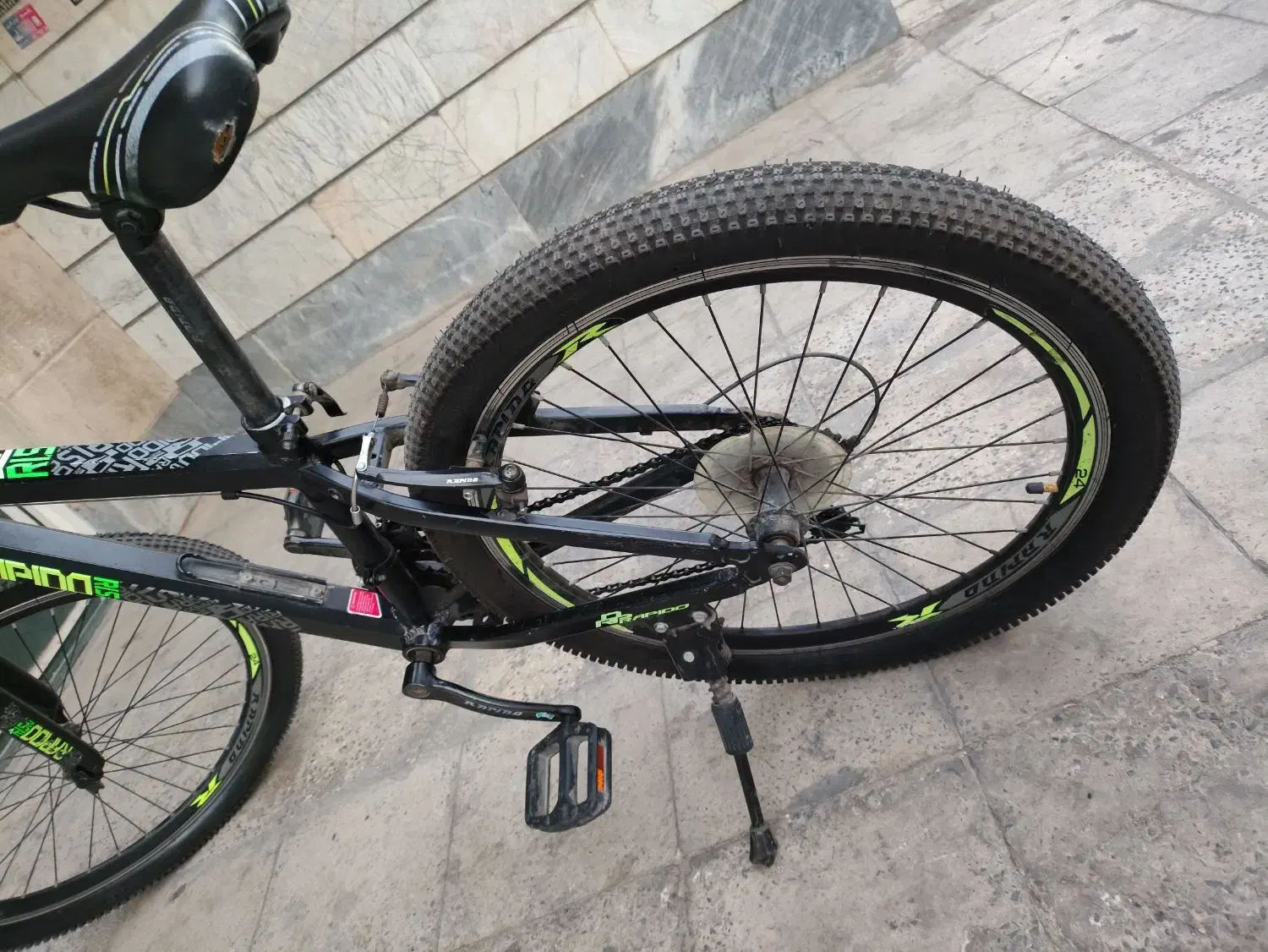 دوچرخه|دوچرخه، اسکیت، اسکوتر|قدس, شهر‌قدس|دیوار