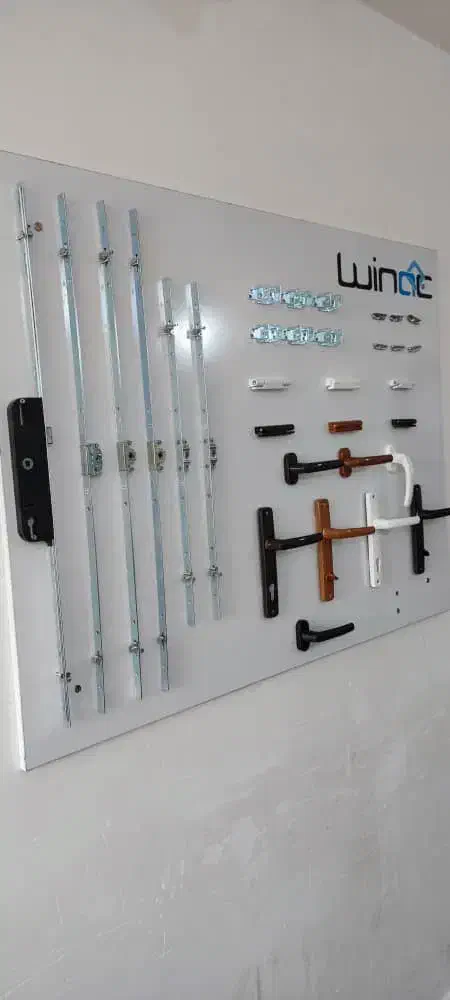 تولید و تعمیر درب پنجره دوجداه upvc شیشه شکسته|خدمات پیشه و مهارت|شیراز, ستارخان|دیوار