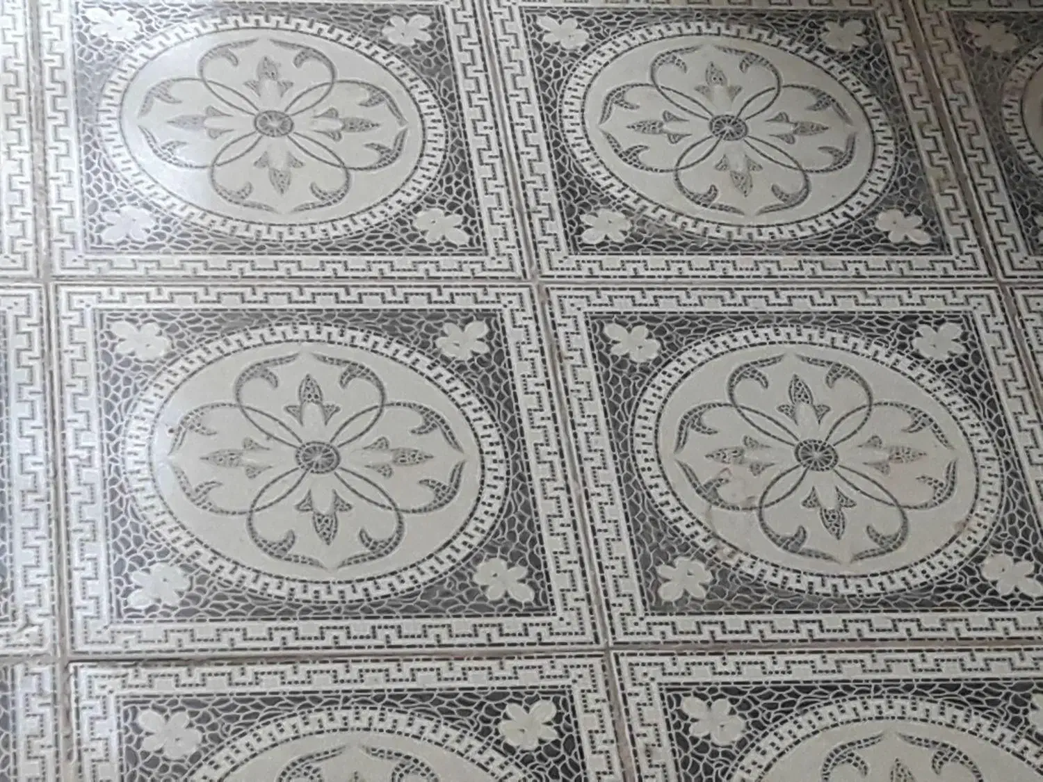 کاشی کار،استادکار همدانی|خدمات پیشه و مهارت|شیراز, فرهنگ شهر|دیوار