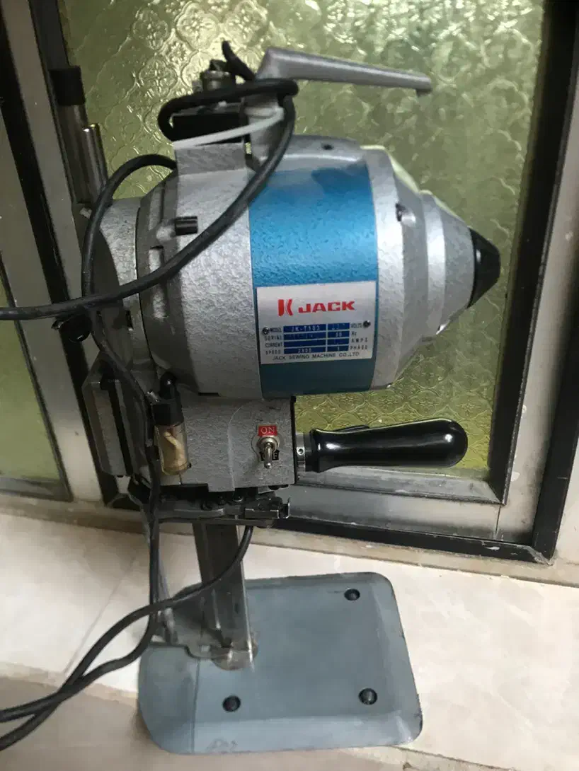 قیچی برقی در حد|سایر لوازم برقی|قم, چهار مردان|دیوار