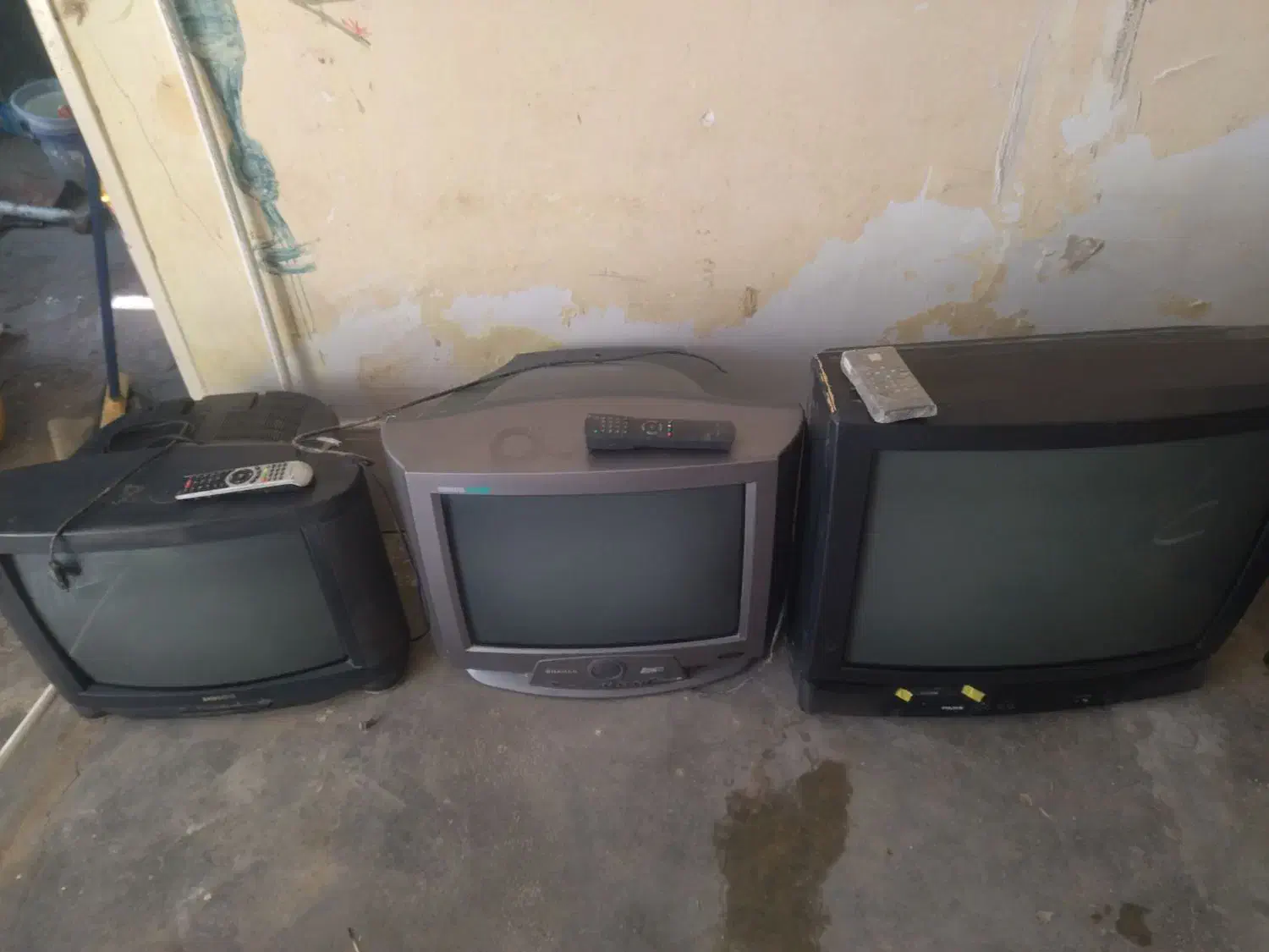 سه عدد تلویزیون کار میکنه|تلویزیون و پروژکتور|فردوس (خراسان), |دیوار