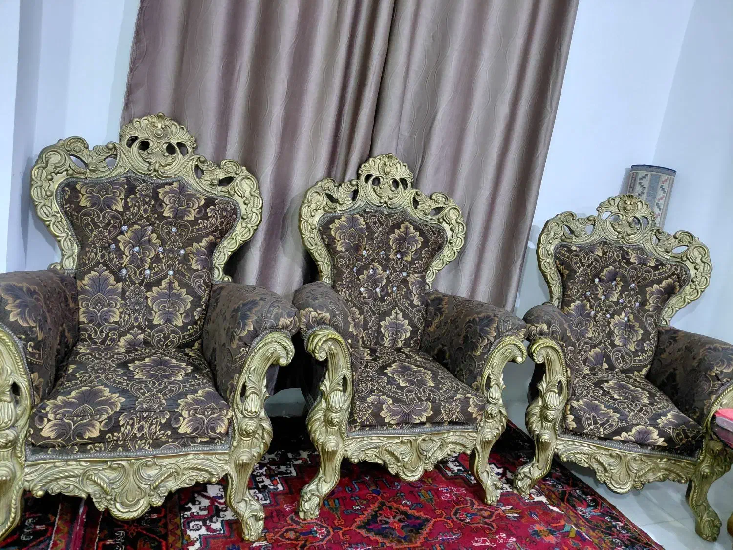 یک دست مبل سلطنتی ۸ نفره|مبلمان خانگی و میز عسلی|بندرعباس, |دیوار