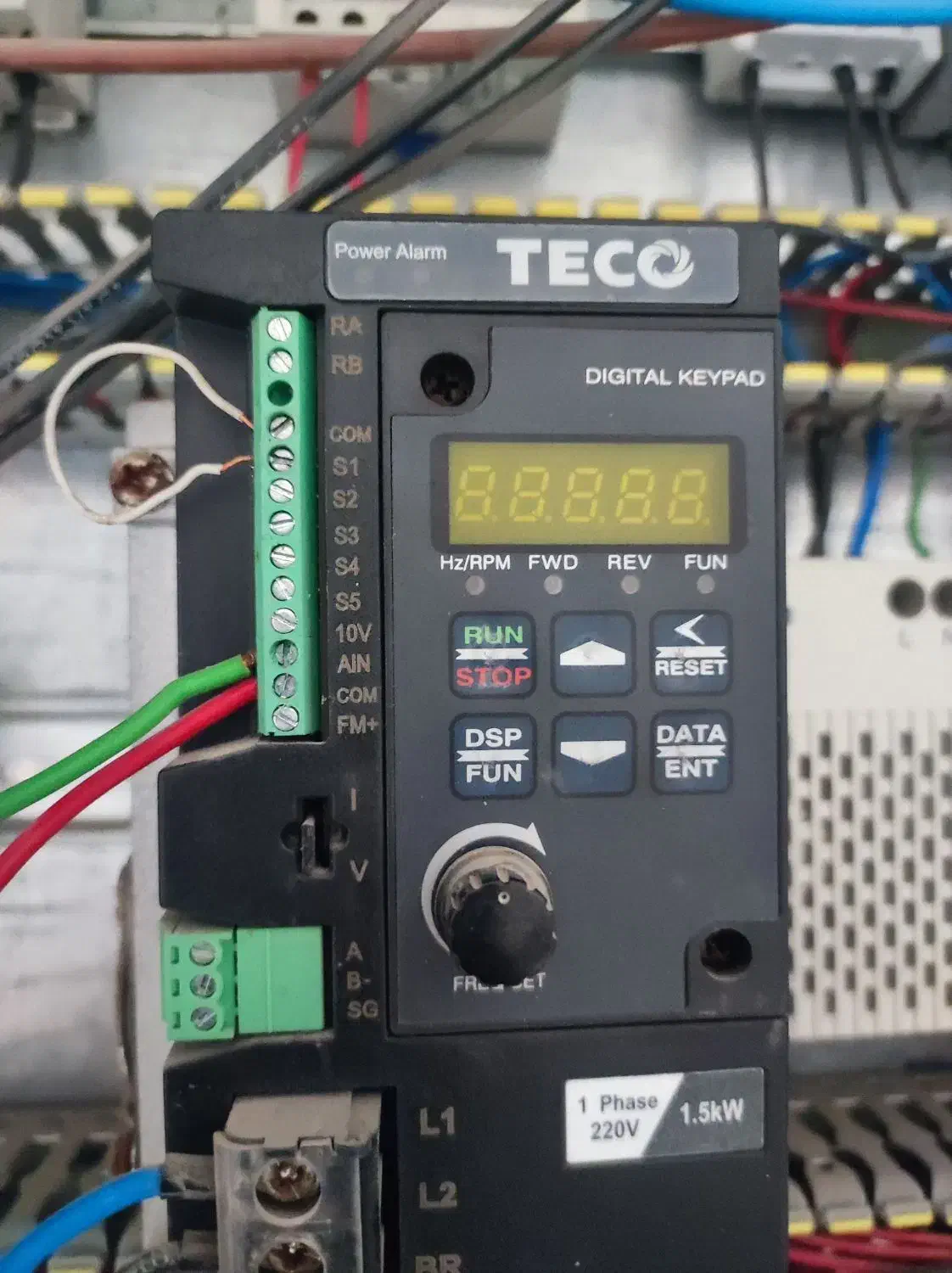 خدمات برق ساختمان و صنعتی منصفانه|خدمات پیشه و مهارت|اراک, |دیوار