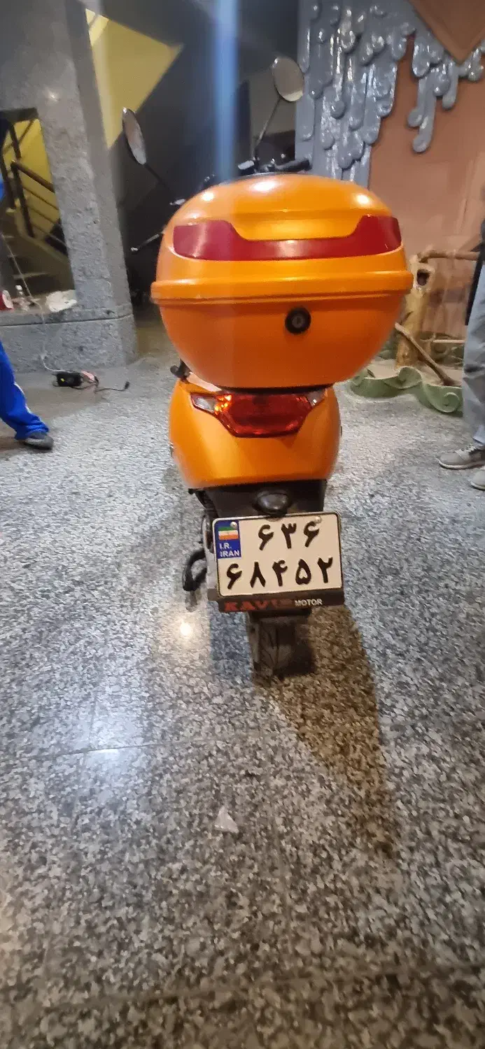 Es1 1800|موتورسیکلت|اصفهان, باغ زرشک|دیوار