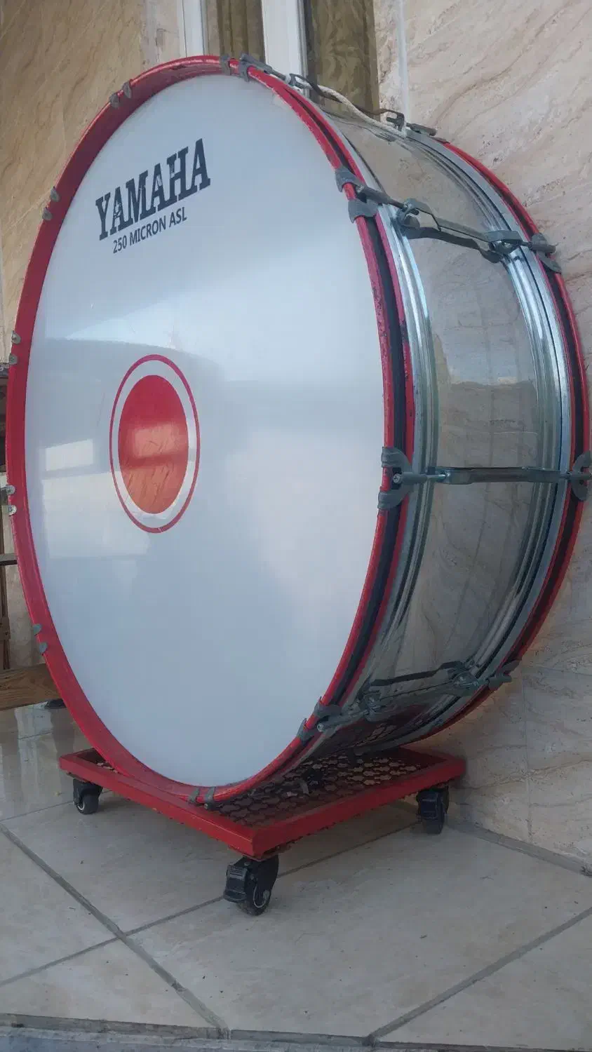 طبل یاماها|درام و پرکاشن|صومعه‌سرا, |دیوار