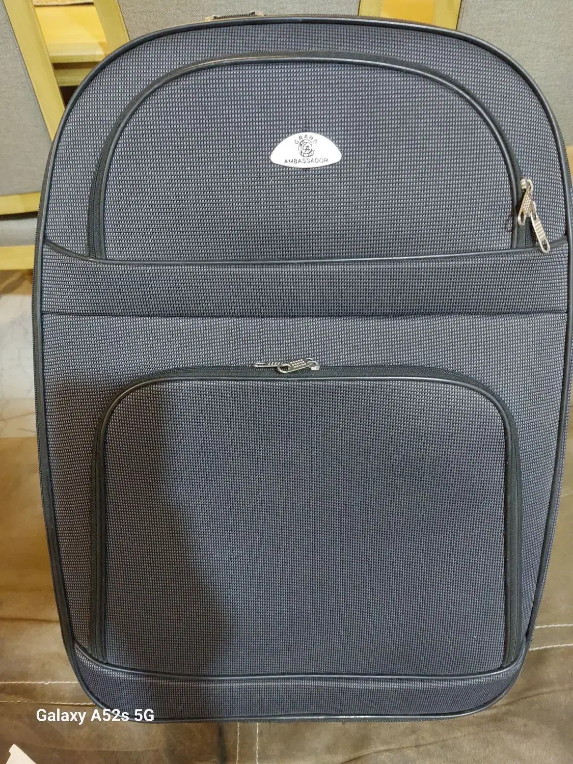 چمدان|کیف، کفش، کمربند|رودهن, |دیوار