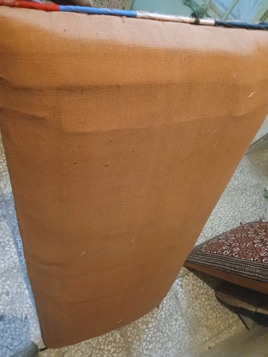 پشتی سنتی|پشتی|نجفآباد, گلدشت|دیوار