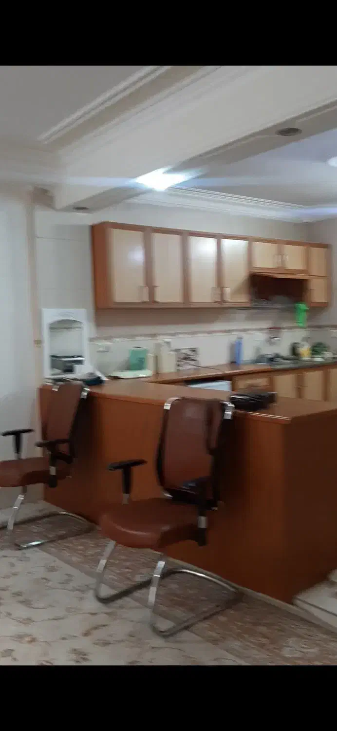 آپارتمان ۸۰ متری همکف با حیاط اختصاصی|اجارهٔ آپارتمان|محلات, |دیوار