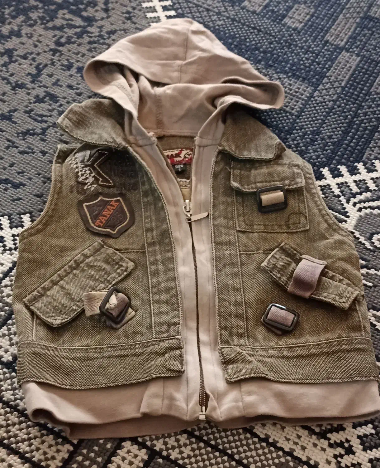 لباس|لباس|تربت جام, خیرآباد|دیوار