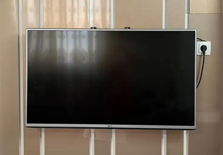 تلویزیون ال ای دی LG|تلویزیون و پروژکتور|فولادشهر, B4|دیوار