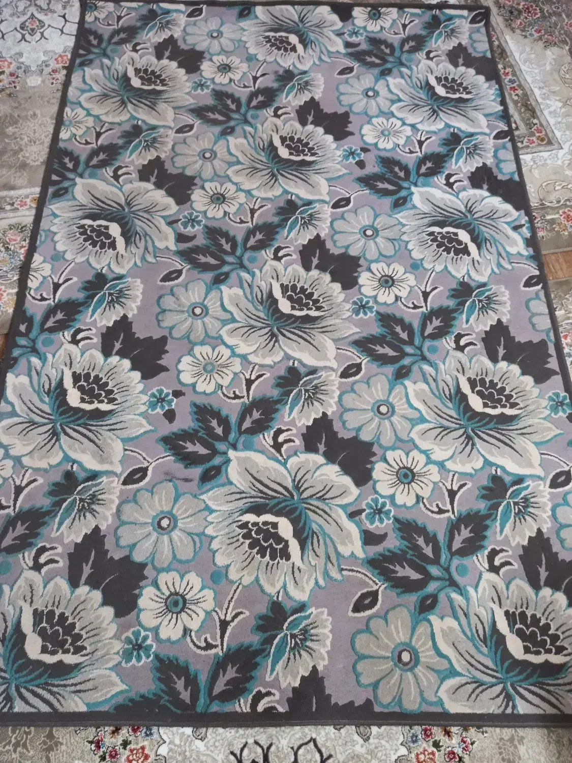 فروش|فرش|ری, علایین|دیوار