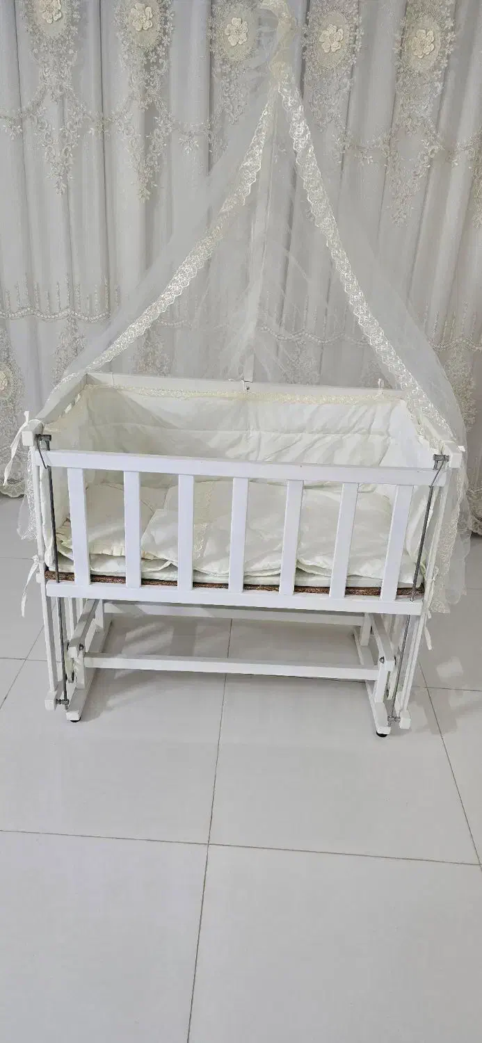 تخت گهواره کنار مادر ۲کاره|تخت و صندلی بچه|هشتگرد, هشتگرد قدیم|دیوار