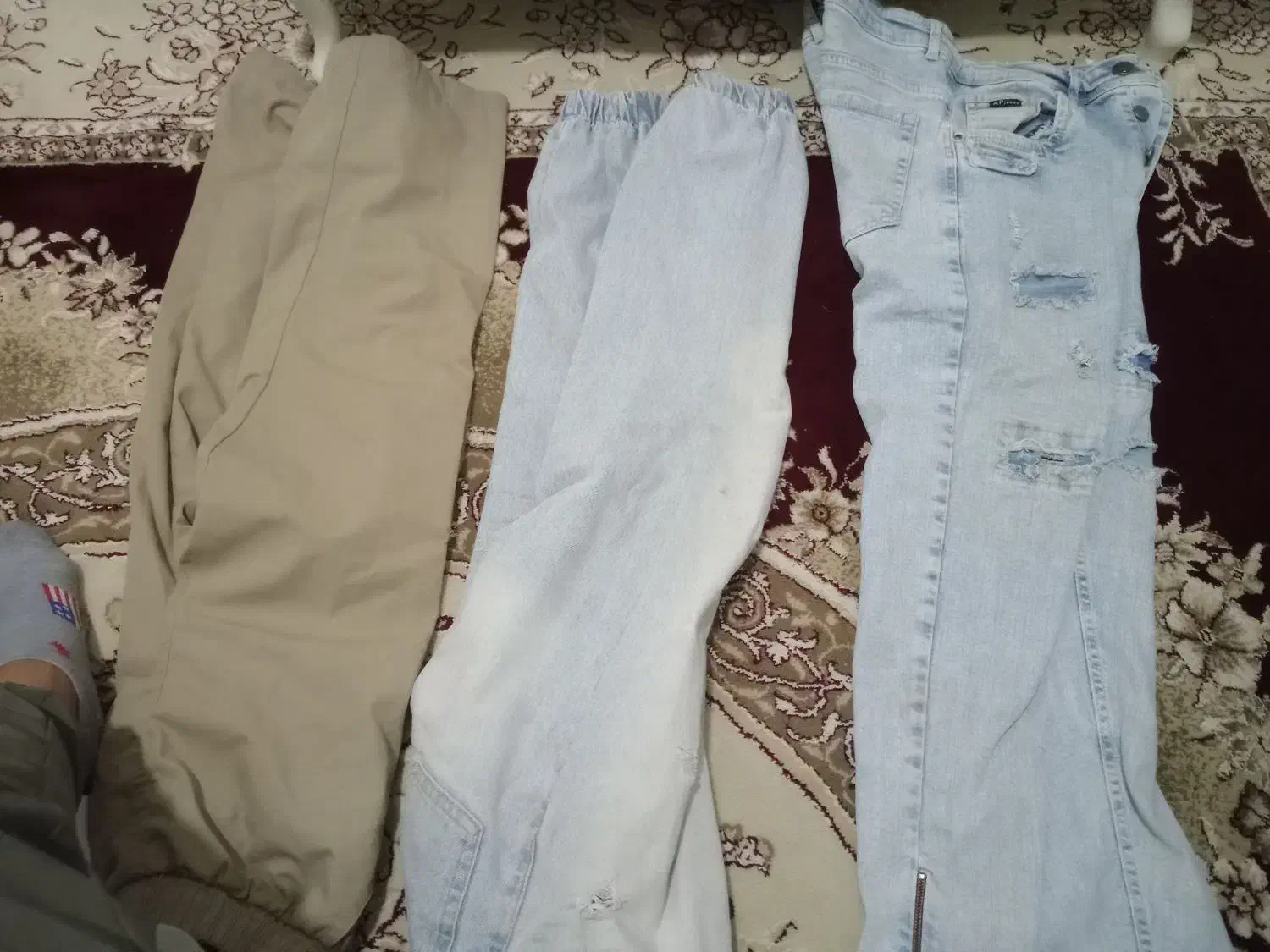 دو عدد شلوار لی و یک شرتک|لباس|مشهد, موعود|دیوار