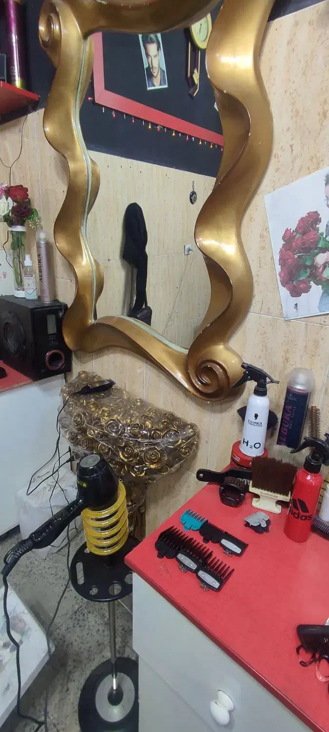 دکور آرایشگاه|آرایشگاه و سالن‌های زیبایی|ملایر, |دیوار