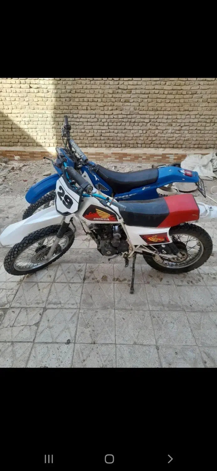 تریل ایکسل۲۰۰|موتورسیکلت|تربت‌حیدریه, میدان مرکزی|دیوار