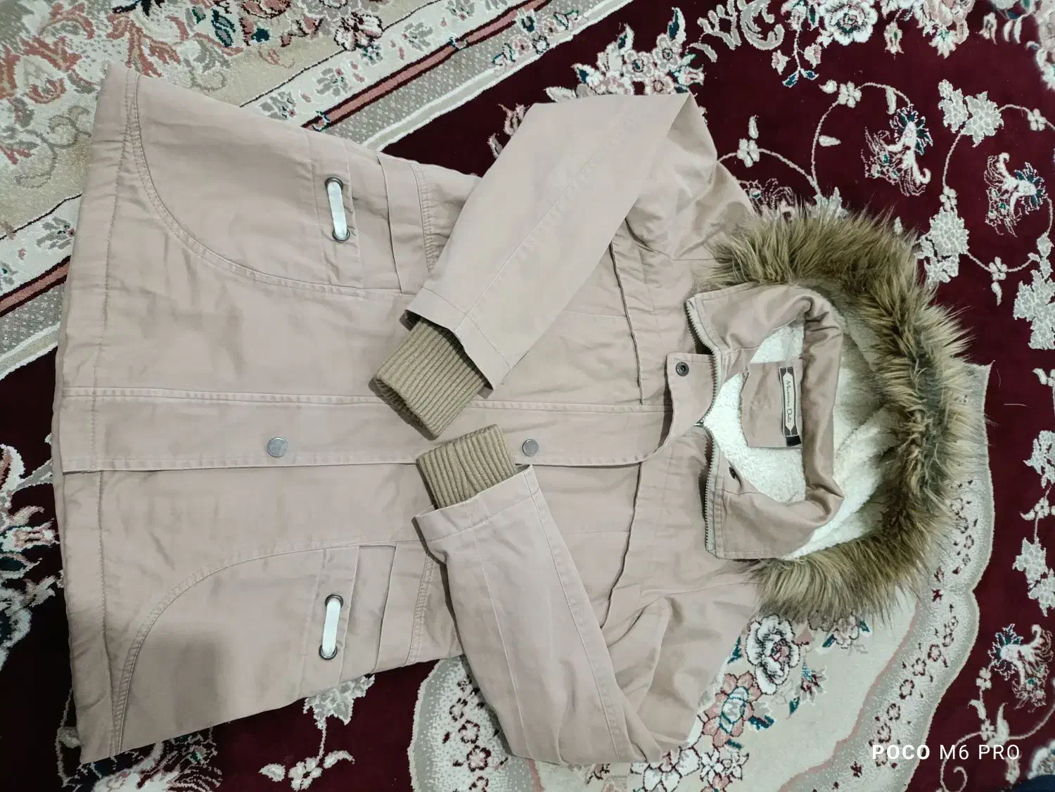 شکت و کاپشن|لباس|رودبار, |دیوار