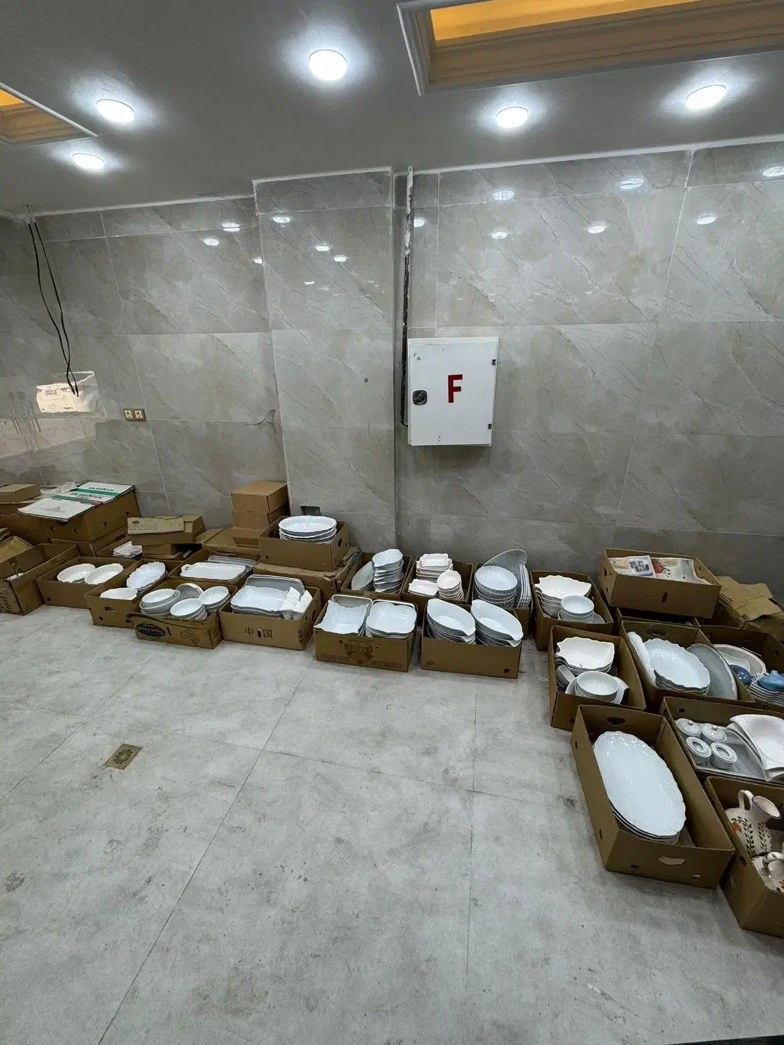 ظرف سرامیکی عمده و جزئی|ظروف سرو و پذیرایی|اهواز, زیتون کارمندی|دیوار