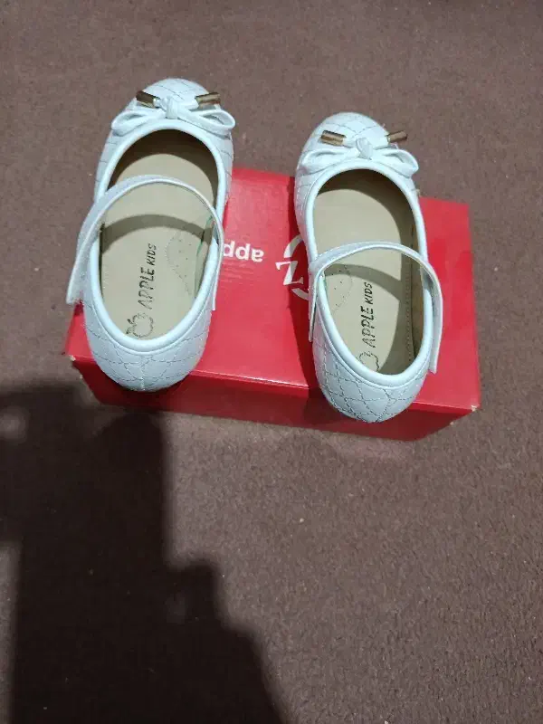 کفش دخترانه طرح اپل|کفش و لباس بچه|ساری, |دیوار