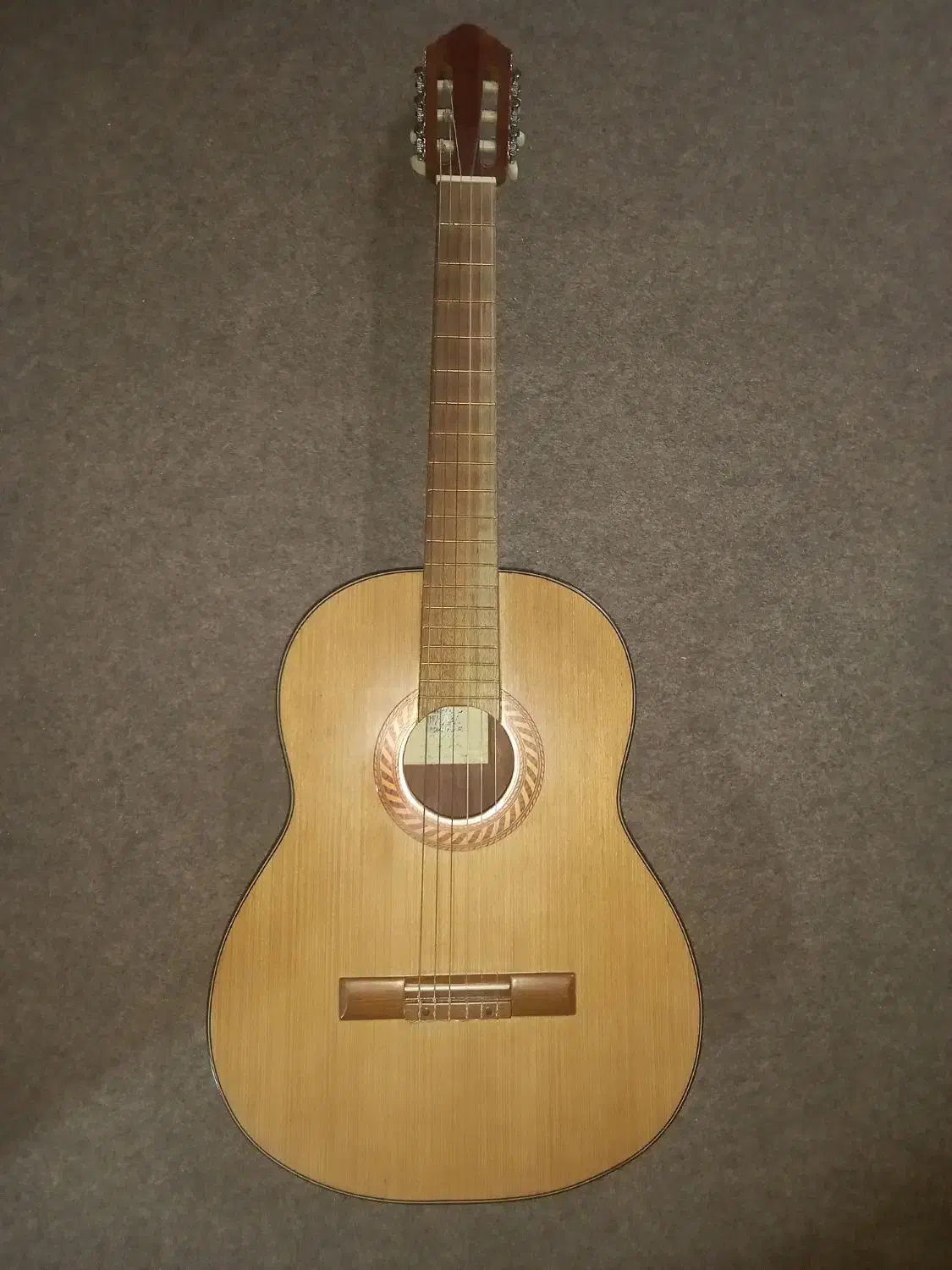 گیتار|گیتار، بیس، امپلیفایر|رشت, آزادگان|دیوار