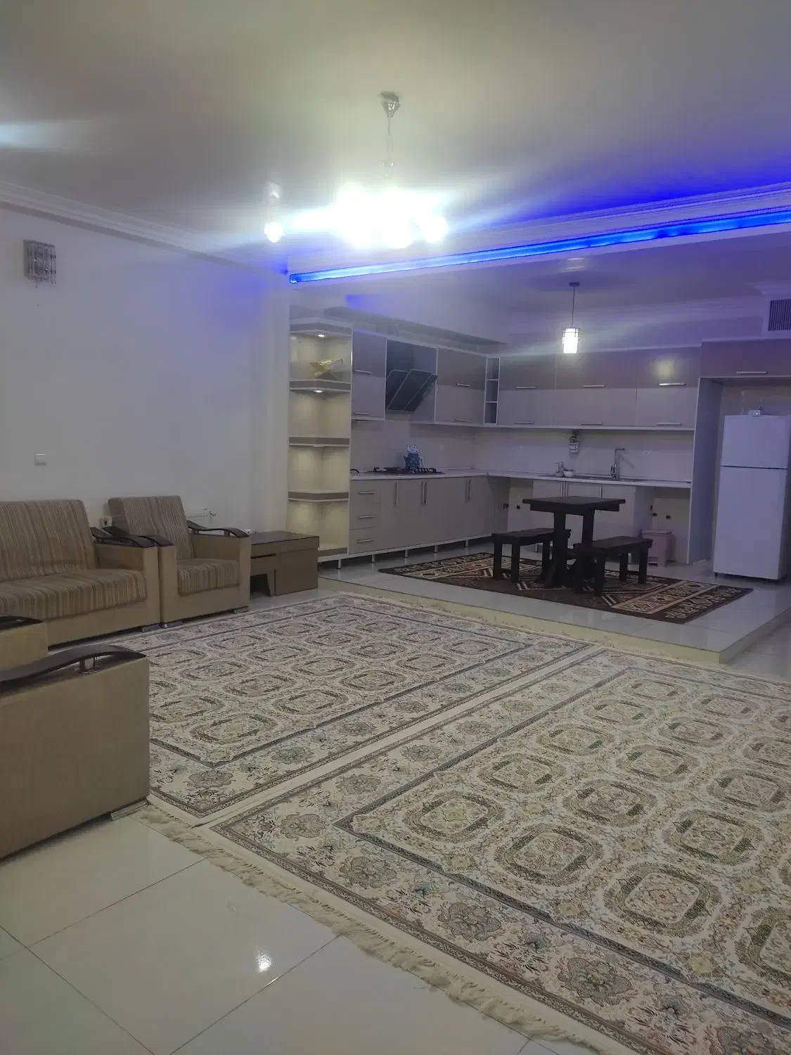 خانه مسافر بلوط داری سه واحد شیک ومبله|اجارهٔ کوتاه‌مدت آپارتمان و سوئیت|ایلام, |دیوار