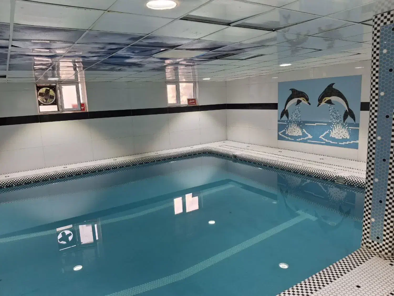 باغ و استخر و سوییت|اجارهٔ کوتاه‌مدت ویلا و باغ|خمین, |دیوار