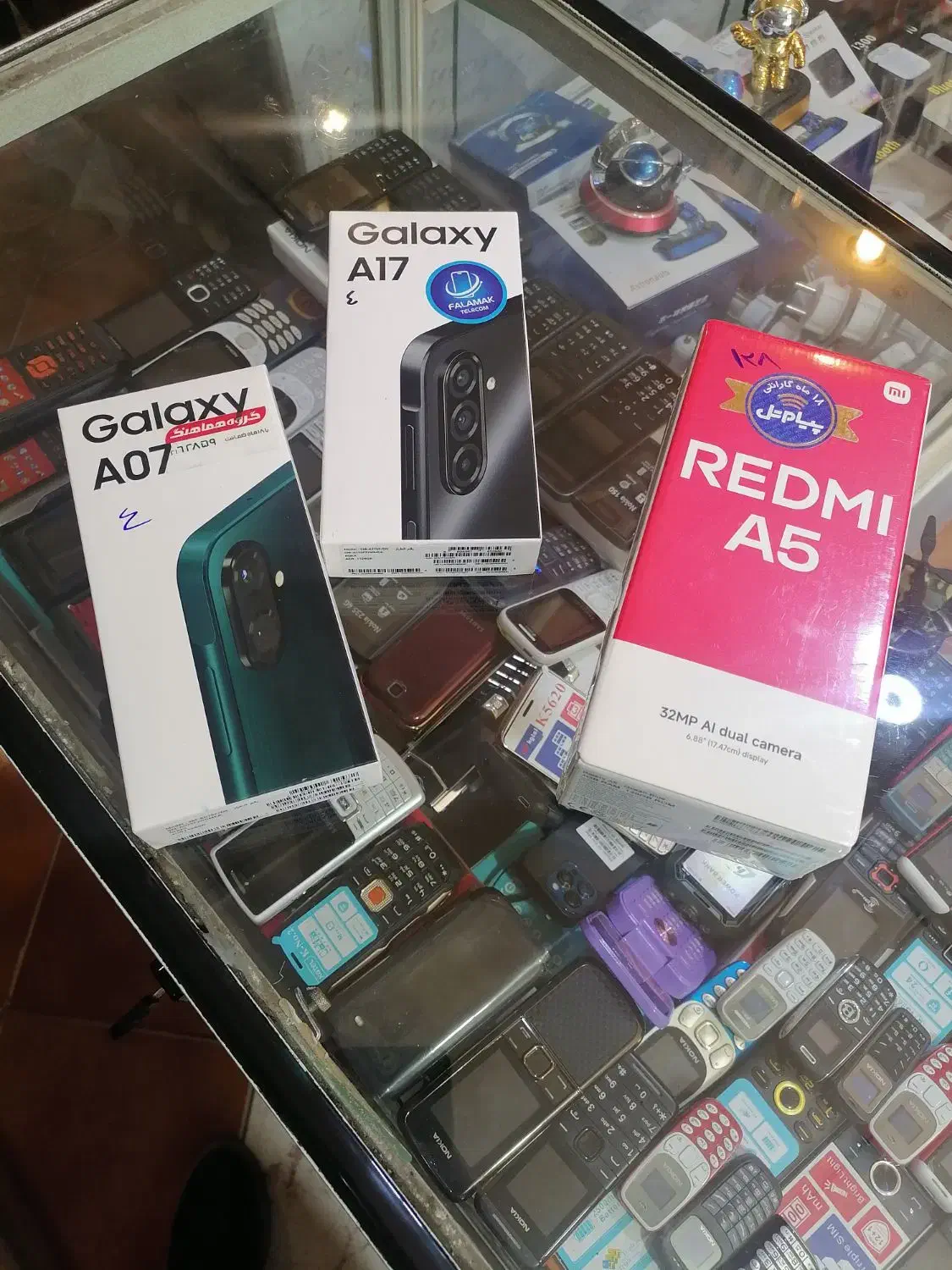 فروش ویژه انواع.نوکیا .سامسونگ « کلاسیک|موبایل|شیراز, بعثت|دیوار