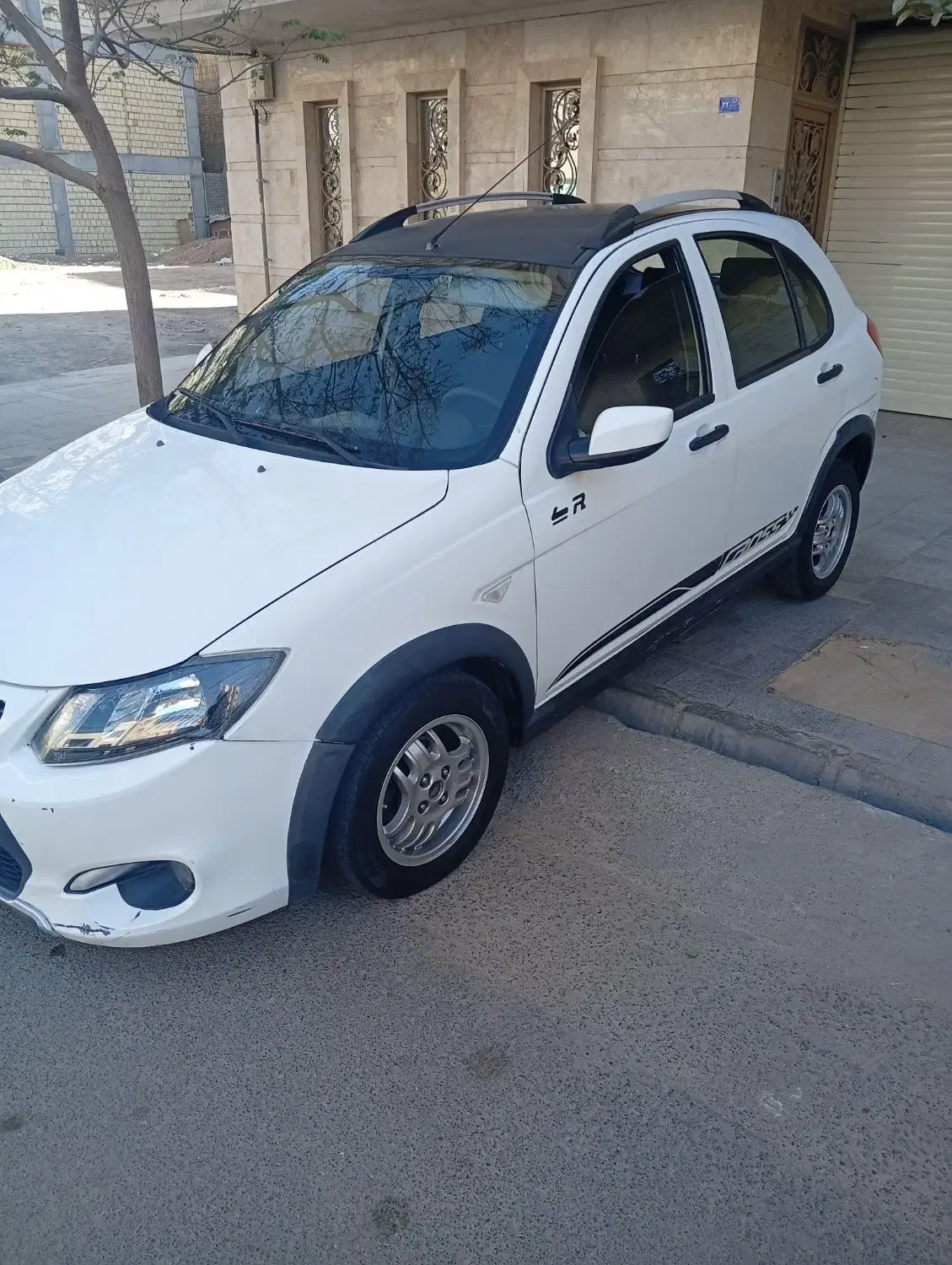 کوییک R سفید سقف مشکی مدل 1400|خودرو سواری و وانت|قم, مجیدیه|دیوار