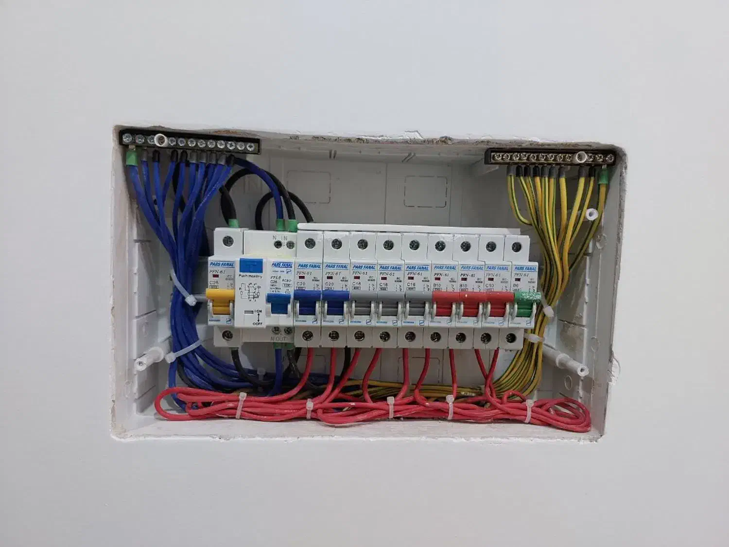 برقکاری ورفع اتصالی|خدمات پیشه و مهارت|خمینیشهر, |دیوار