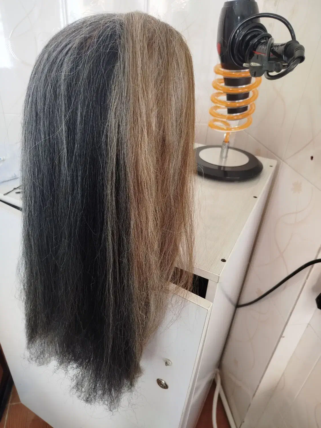 صندلی وکله مانکن|آرایشگاه و سالن‌های زیبایی|سنندج, |دیوار