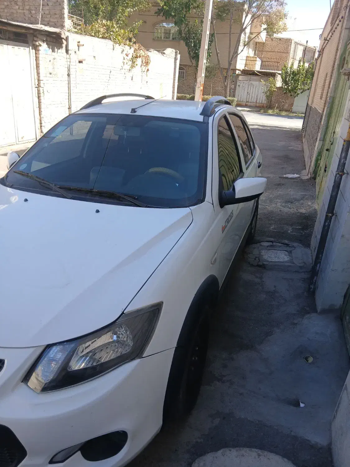 کوئیک سفید اس|خودرو سواری و وانت|لنجان, |دیوار