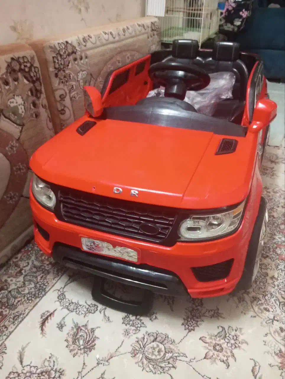 ماشین شارژی|اسباب‌بازی بچه|قم, سراجه (۱۵ خرداد)|دیوار