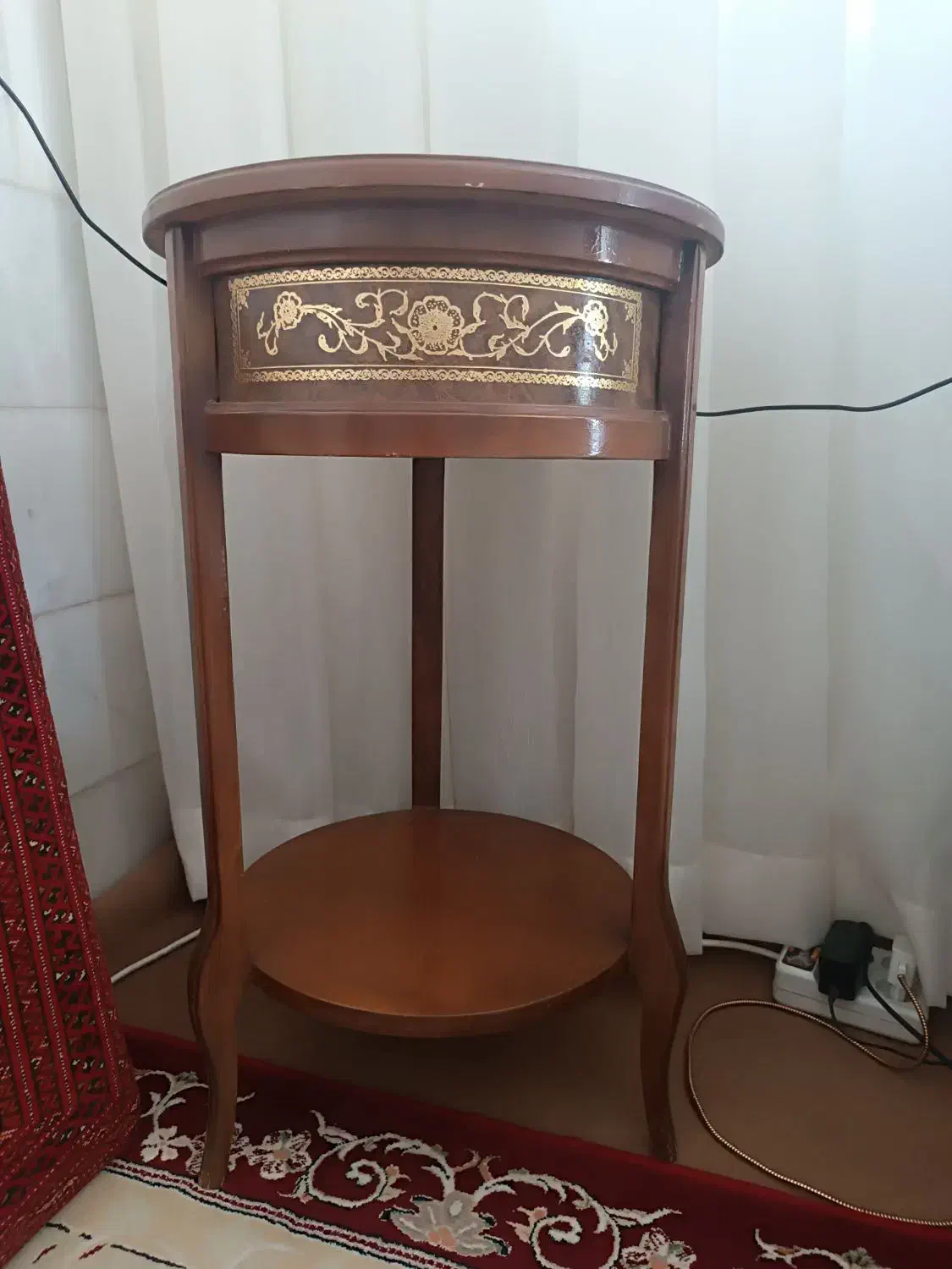 میز کنار سالنی سلطنتی 500هزارتومن|مبلمان خانگی و میز عسلی|بجنورد, |دیوار