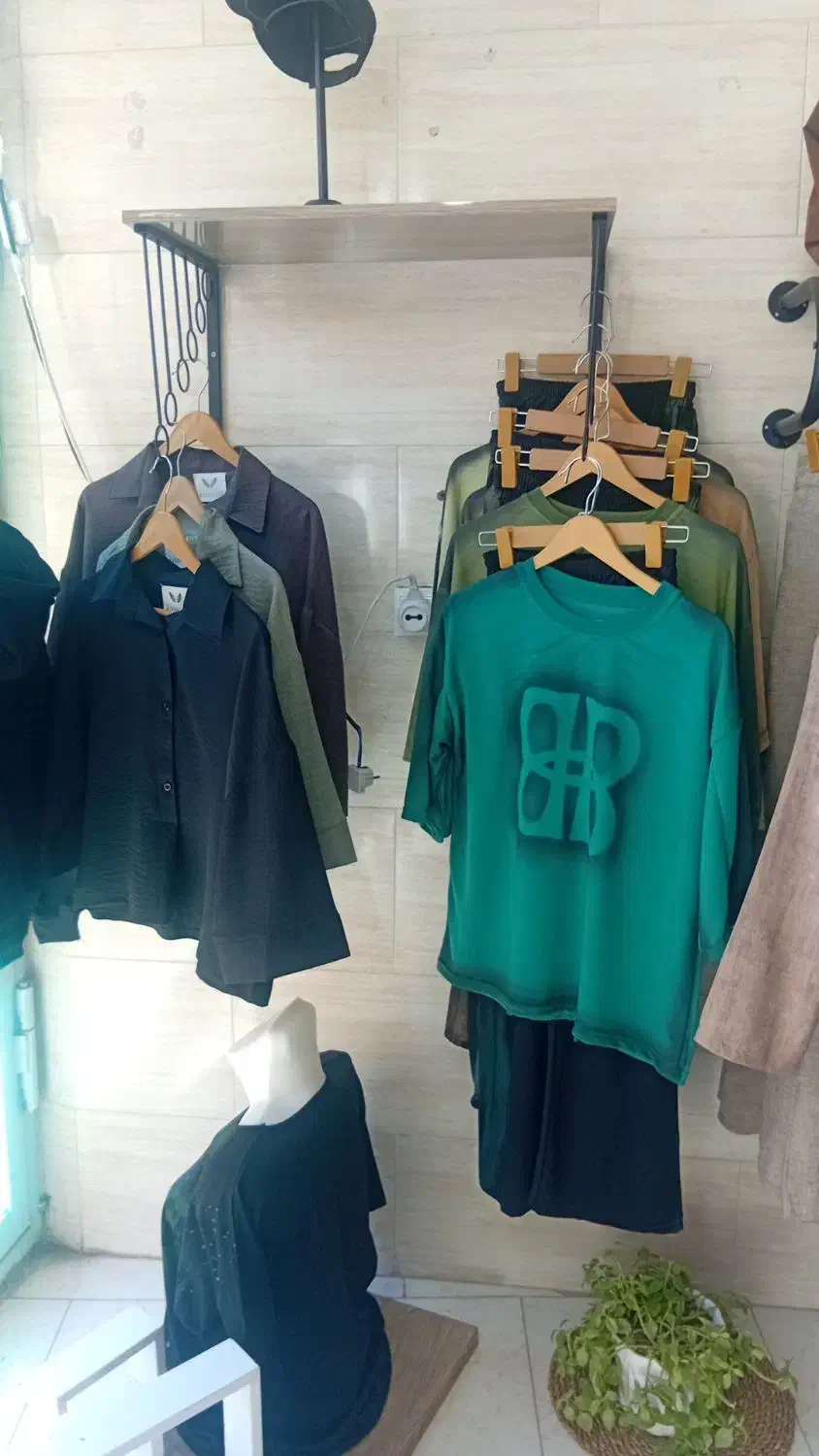 حراج ففط کلیه لباسهای تابستونی به قیمت خرید|حراج|میانه, |دیوار